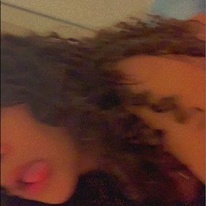 Meet your Posher, Zuheily